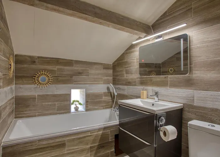 Apartment 3 Pieces, Plein Centre, Monument Historique, 